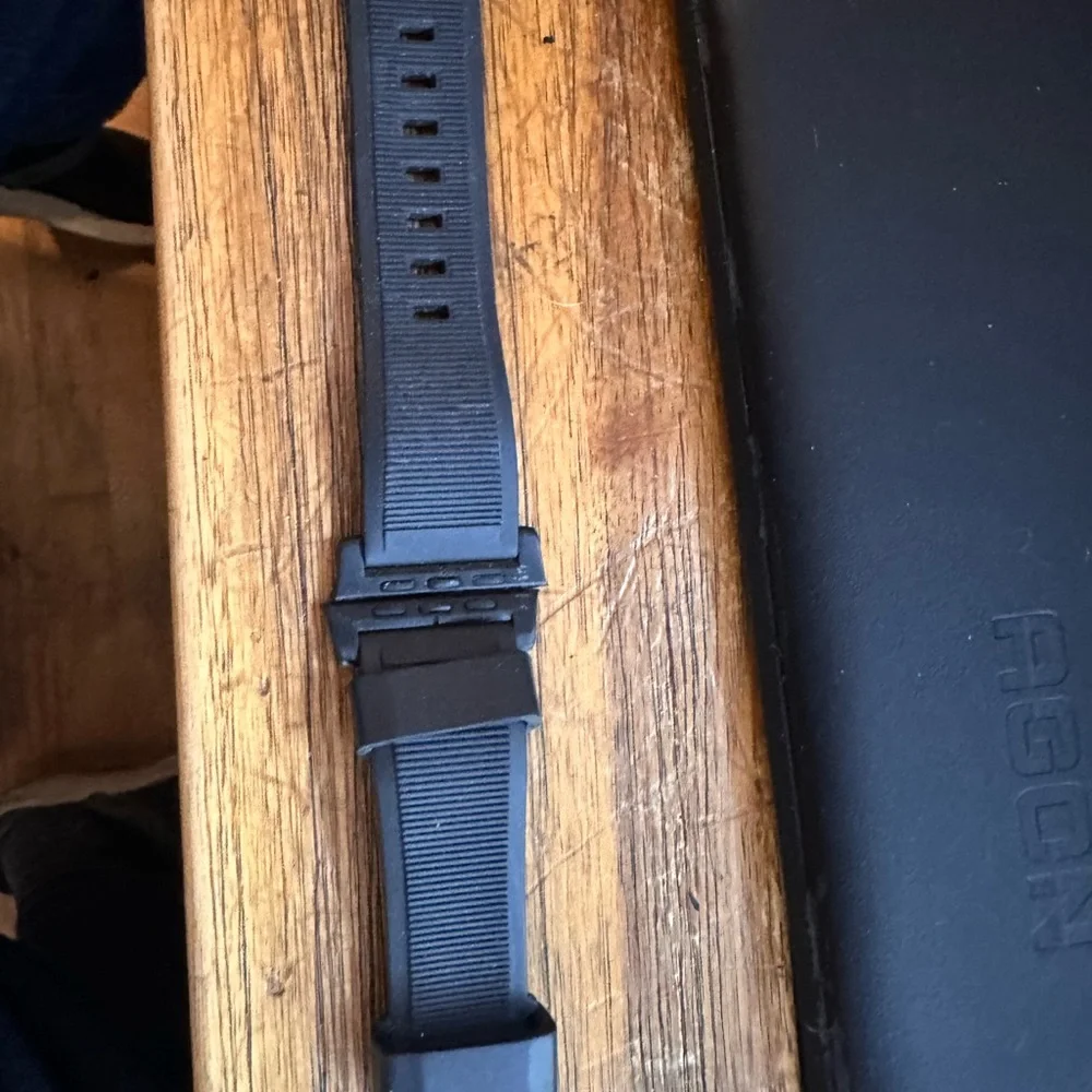 Nomad Rugged Band in Black for Smartwatch